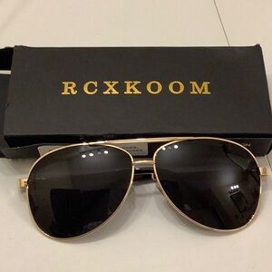 Black Aviator Sunglasses